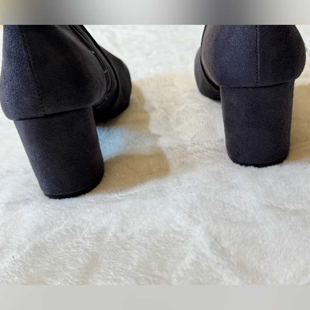 White Mountain Size 7.5 Fabric Upper. Smokey blue/gray 2.5” heel boots. NEW! - Picture 9 of 13